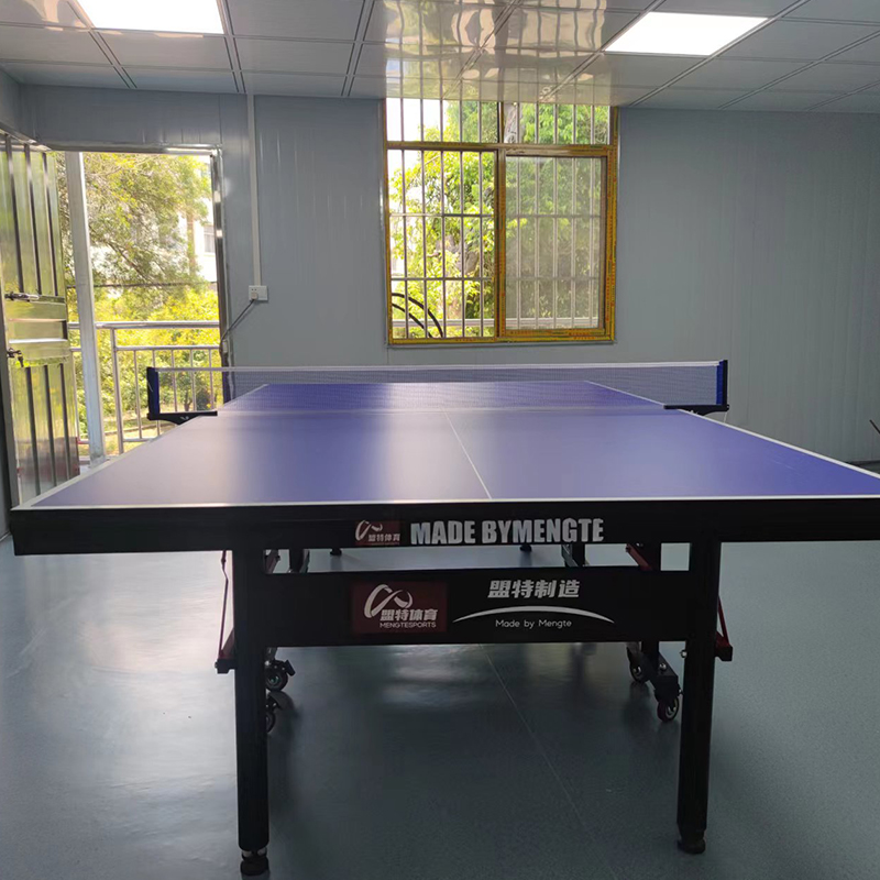 室内折叠移动乒乓球台-米兰milan乒乓球台源头生产工厂